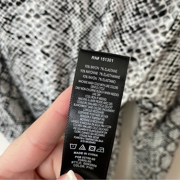 Good American | Runaround Wrap Midi Dress Snakeskin Size XS Gray - Picture 8 of 11